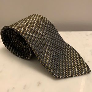 Ike Behar 100% Silk Tie